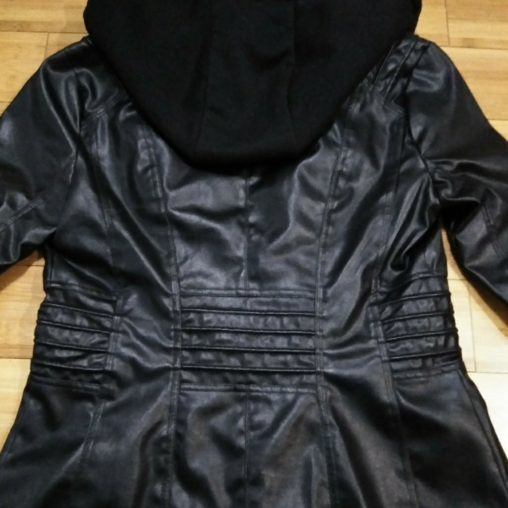 Leather jacket - Picture 3 of 5